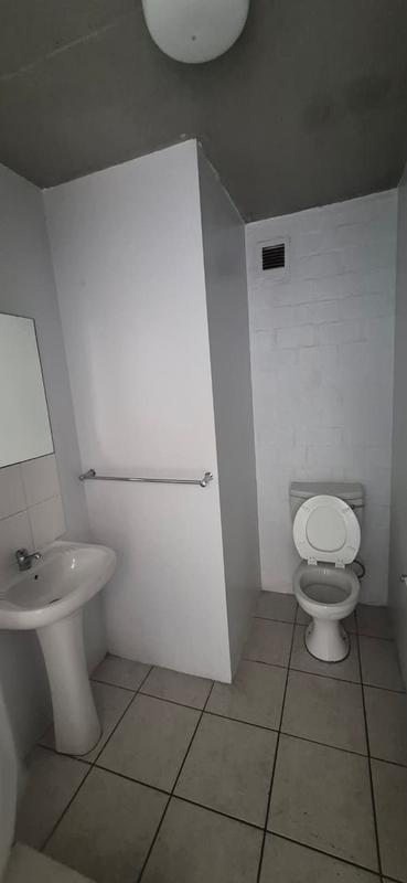 To Let 1 Bedroom Property for Rent in Wynberg Western Cape
